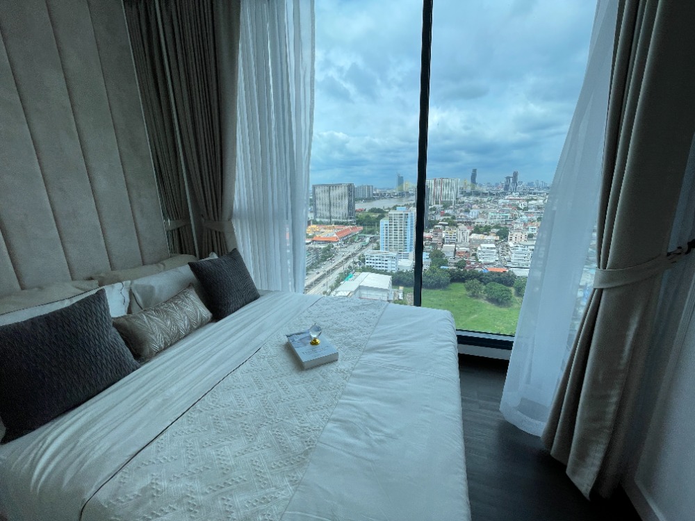 For SaleCondoRama3 (Riverside),Satupadit : Condo for sale, Sapphire Luxurious Condo, Rama 3, 2nd floor, usable area 42.30 sq m., 1 bedroom, 1 bathroom, Chao Phraya River view, near BRT (Wat Pariwas Station) and easy access to the city center.