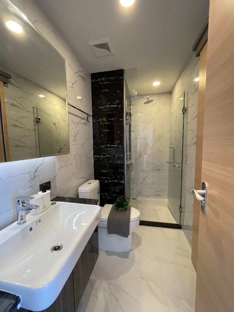 For SaleCondoRama3 (Riverside),Satupadit : Condo for sale, Sapphire Luxurious Condo, Rama 3, 2nd floor, usable area 42.30 sq m., 1 bedroom, 1 bathroom, Chao Phraya River view, near BRT (Wat Pariwas Station) and easy access to the city center.