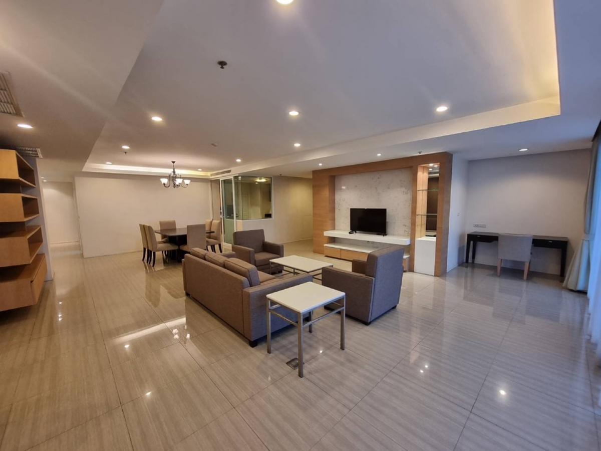 ให้เช่าคอนโดสุขุมวิท อโศก ทองหล่อ : ✨👍🏻For rent big unit for 4 bedrooms near BTS Ekkamai, Donki