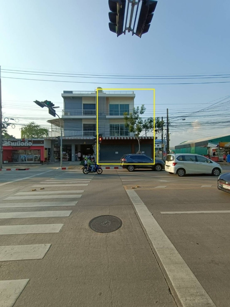 For SaleShop HouseLadkrabang, Suwannaphum Airport : 3-story commercial building for sale, corner unit, Prawet, Suan Luang Rama 9 (N.644)