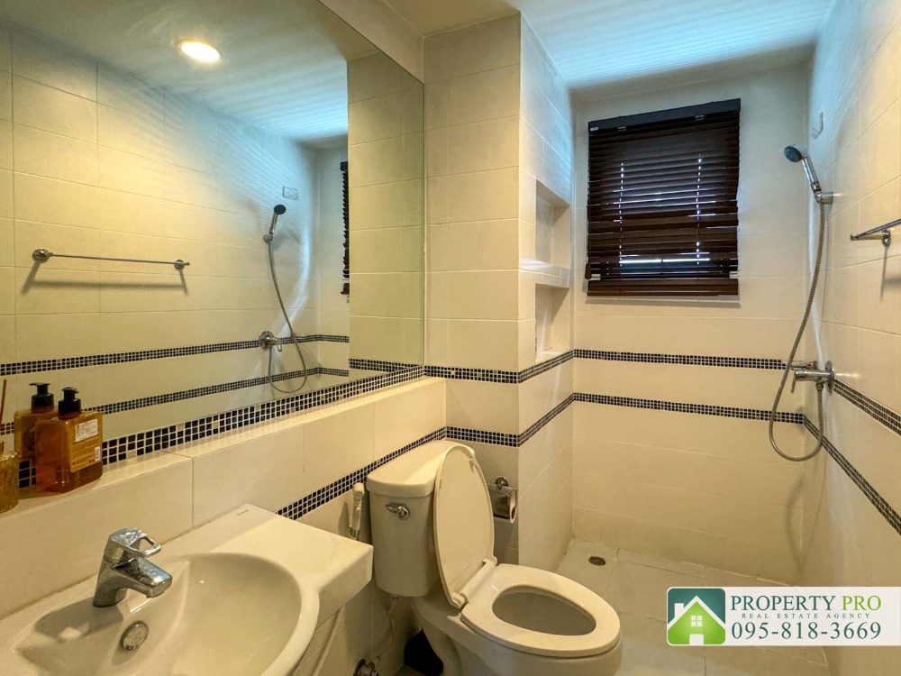 For SaleHouseLadkrabang, Suwannaphum Airport : House for Sale Life Bangkok Boulevard Wongwaen Onnut 2, 4 bedroom 52 sqw 206 sqm Near Suvarnabhumi Airport, Onnut, Prawet, Pattanakarn, Chaloem Phrakiat Rama 9, Lat Krabang, Kanchanaphisek, Motorway : SL24S-010