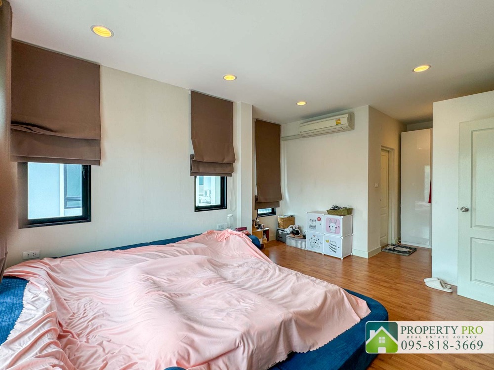 For SaleHouseLadkrabang, Suwannaphum Airport : House for Sale Life Bangkok Boulevard Wongwaen Onnut 2, 4 bedroom 52 sqw 206 sqm Near Suvarnabhumi Airport, Onnut, Prawet, Pattanakarn, Chaloem Phrakiat Rama 9, Lat Krabang, Kanchanaphisek, Motorway : SL24S-010