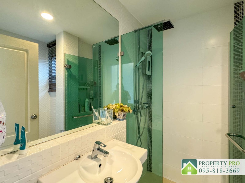 For SaleHouseLadkrabang, Suwannaphum Airport : House for Sale Life Bangkok Boulevard Wongwaen Onnut 2, 4 bedroom 52 sqw 206 sqm Near Suvarnabhumi Airport, Onnut, Prawet, Pattanakarn, Chaloem Phrakiat Rama 9, Lat Krabang, Kanchanaphisek, Motorway : SL24S-010