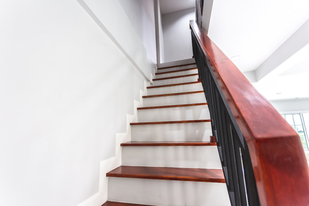 ขายทาวน์โฮมอ่อนนุช อุดมสุข : ทาวเฮ้าส์ 3 ชั้น ทำเลศักยภาพ ใกล้ทางด่วนบางนา 550 เมตร ใกล้ BTS อุดมสุข และ บางนา