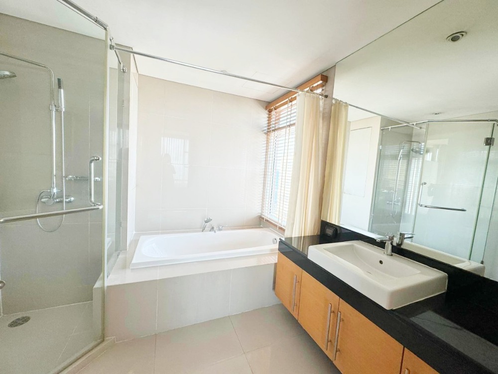 ขายคอนโดสุขุมวิท อโศก ทองหล่อ : ขาย FULLERTON SUKHUMVIT ชั้น 24 3 ห้องนอน 4 ห้องน้ำ 152 ตรม. ใจกลางทองหล่อ เอกมัย