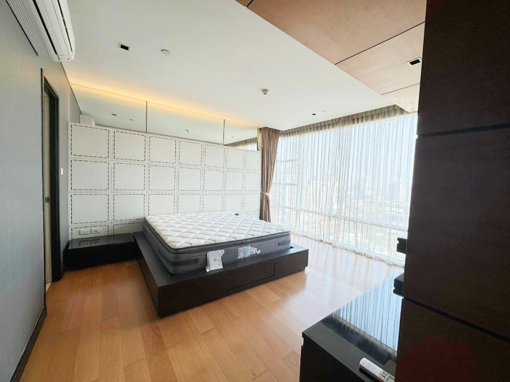 ขายคอนโดสุขุมวิท อโศก ทองหล่อ : ขาย FULLERTON SUKHUMVIT ชั้น 24 3 ห้องนอน 4 ห้องน้ำ 152 ตรม. ใจกลางทองหล่อ เอกมัย