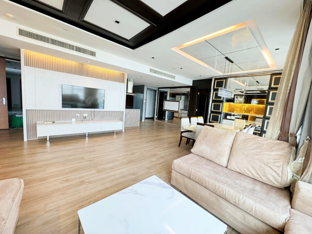 ขายคอนโดสุขุมวิท อโศก ทองหล่อ : ขาย FULLERTON SUKHUMVIT ชั้น 24 3 ห้องนอน 4 ห้องน้ำ 152 ตรม. ใจกลางทองหล่อ เอกมัย