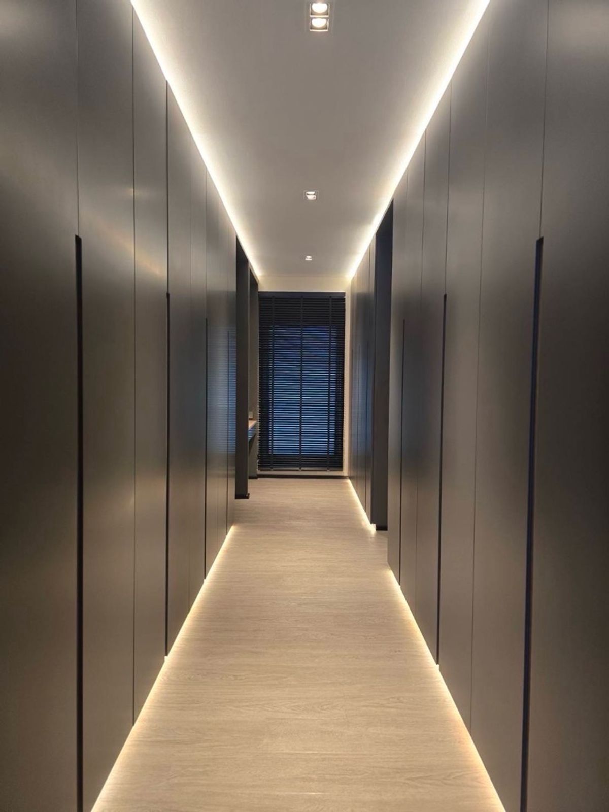 ขายทาวน์โฮมลาดพร้าว101 แฮปปี้แลนด์ : ขายด่วน Prime Nine Ekamai /  ทองหล่อ / เฟอร์นิเจอร์ครบพร้อมเข้าอยู่ / ใกล้ทางด่วน / เอกมัย / พระราม9 / ทาวน์โฮม / 3 ชั้น ดีไซน์บ้านเดี่ยว / ทำเลใจกลางเมือ / Townhome/ Ekamai / Rama9 / Thonglor