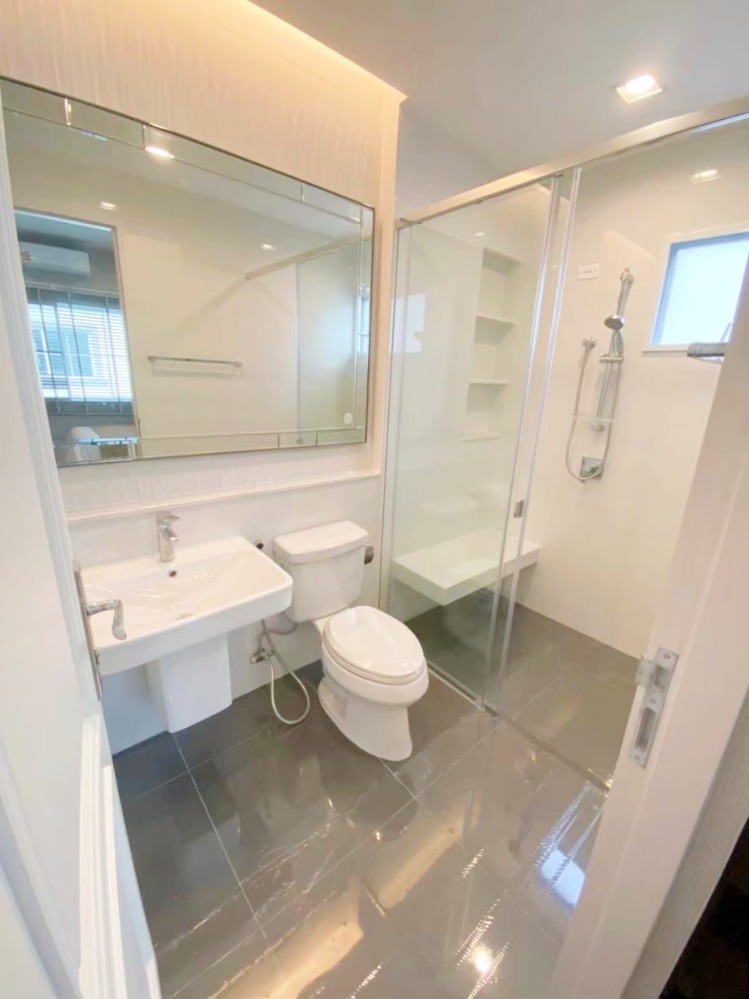 For RentHouseVipawadee, Don Mueang, Lak Si : Single house for rent, Nantawan Ramindra-Phahonyothin 50, 4 bedrooms, 4 bathrooms, 85 sqw, luxurious, fully furnished.