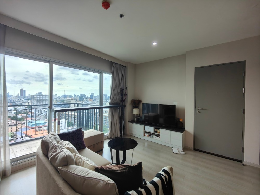 For SaleCondoRatchadapisek, Huaikwang, Suttisan : URGENT SALE Life Ratchadapisek 2 bedroom near MRT Huaikwang good price for sale