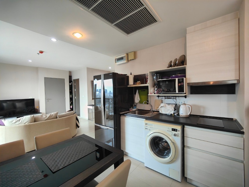 For SaleCondoRatchadapisek, Huaikwang, Suttisan : URGENT SALE Life Ratchadapisek 2 bedroom near MRT Huaikwang good price for sale