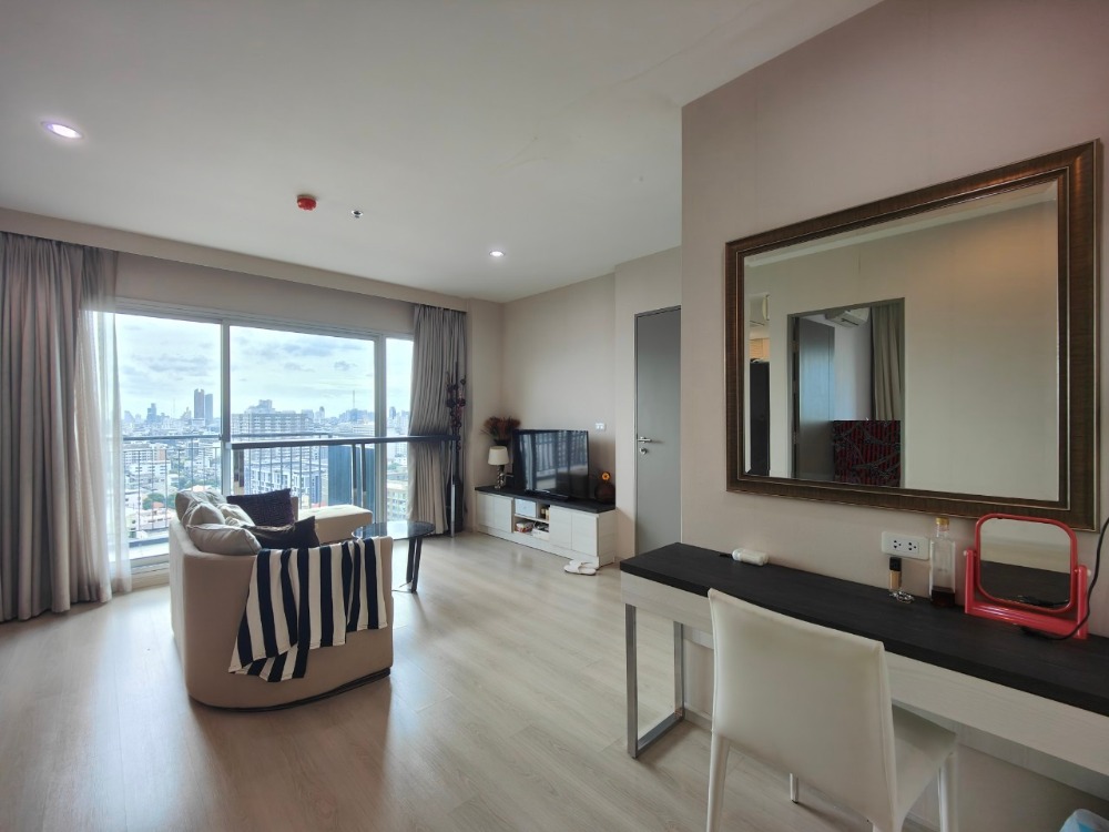 For SaleCondoRatchadapisek, Huaikwang, Suttisan : URGENT SALE Life Ratchadapisek 2 bedroom near MRT Huaikwang good price for sale