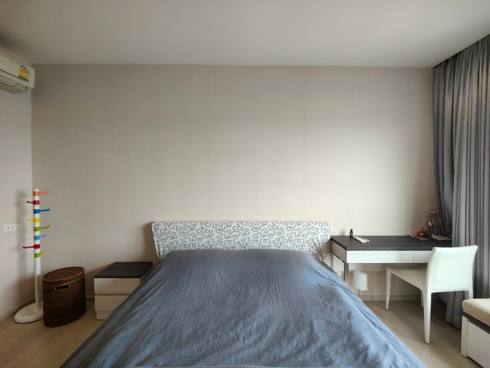 For SaleCondoRatchadapisek, Huaikwang, Suttisan : URGENT SALE Life Ratchadapisek 2 bedroom near MRT Huaikwang good price for sale