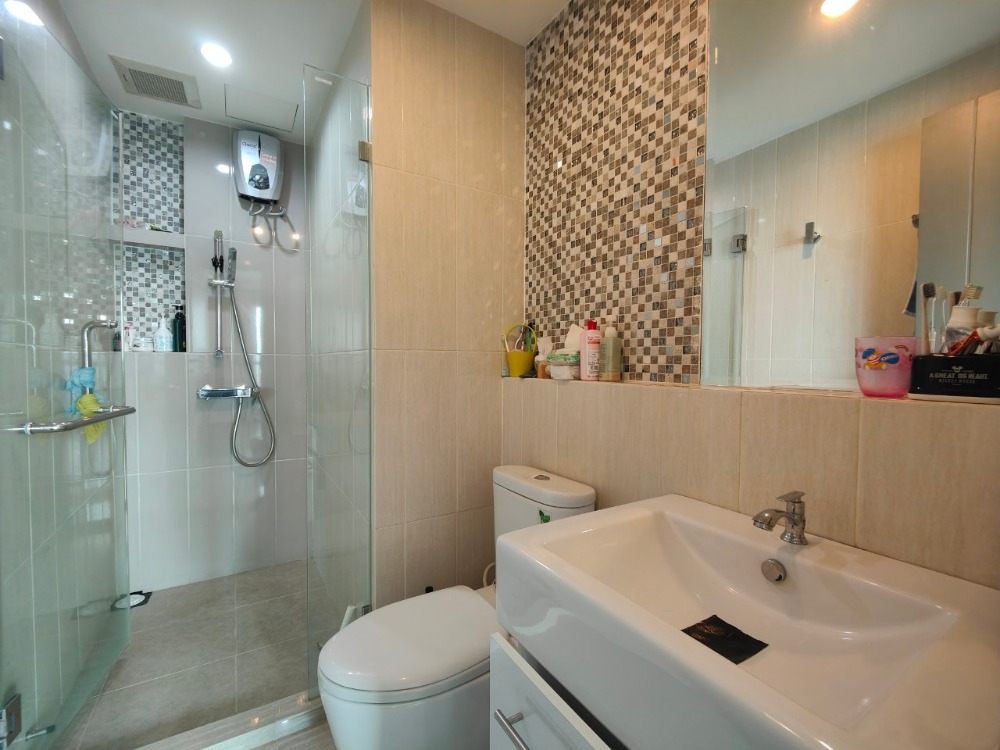 For SaleCondoRatchadapisek, Huaikwang, Suttisan : URGENT SALE Life Ratchadapisek 2 bedroom near MRT Huaikwang good price for sale
