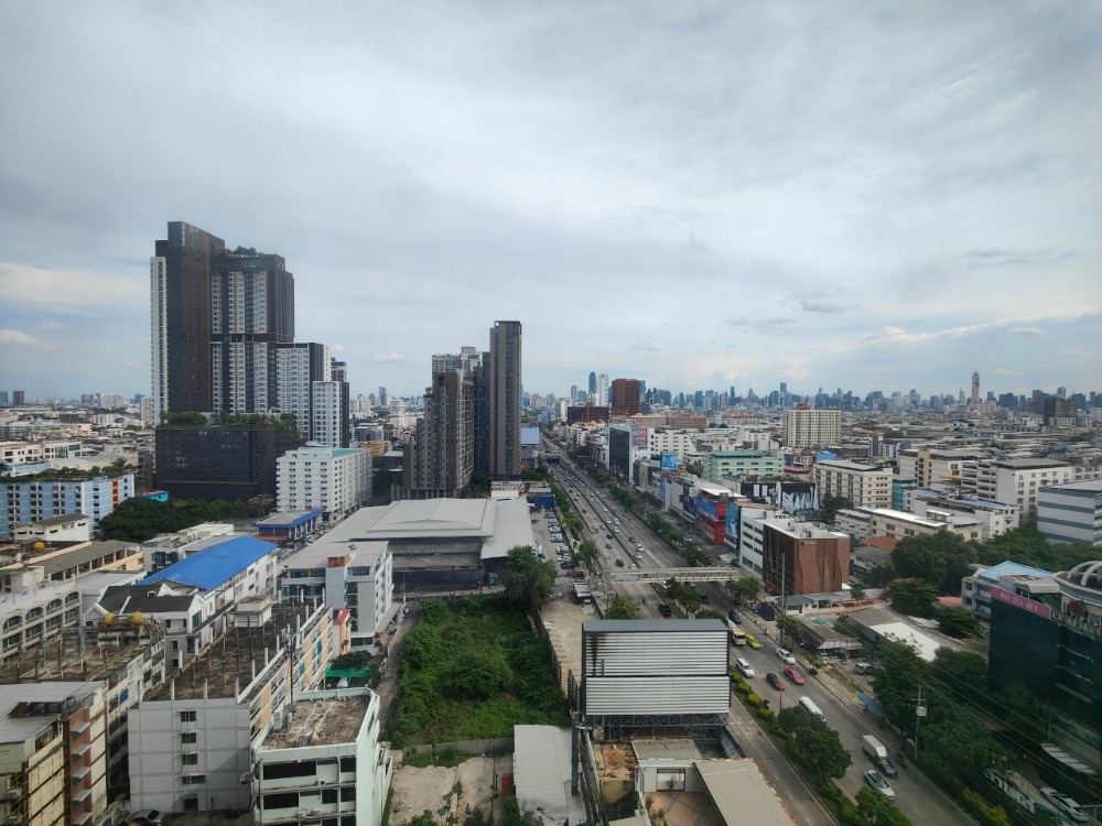 For SaleCondoRatchadapisek, Huaikwang, Suttisan : URGENT SALE Life Ratchadapisek 2 bedroom near MRT Huaikwang good price for sale