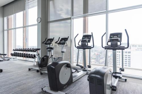 For SaleCondoRatchadapisek, Huaikwang, Suttisan : URGENT SALE Life Ratchadapisek 2 bedroom near MRT Huaikwang good price for sale