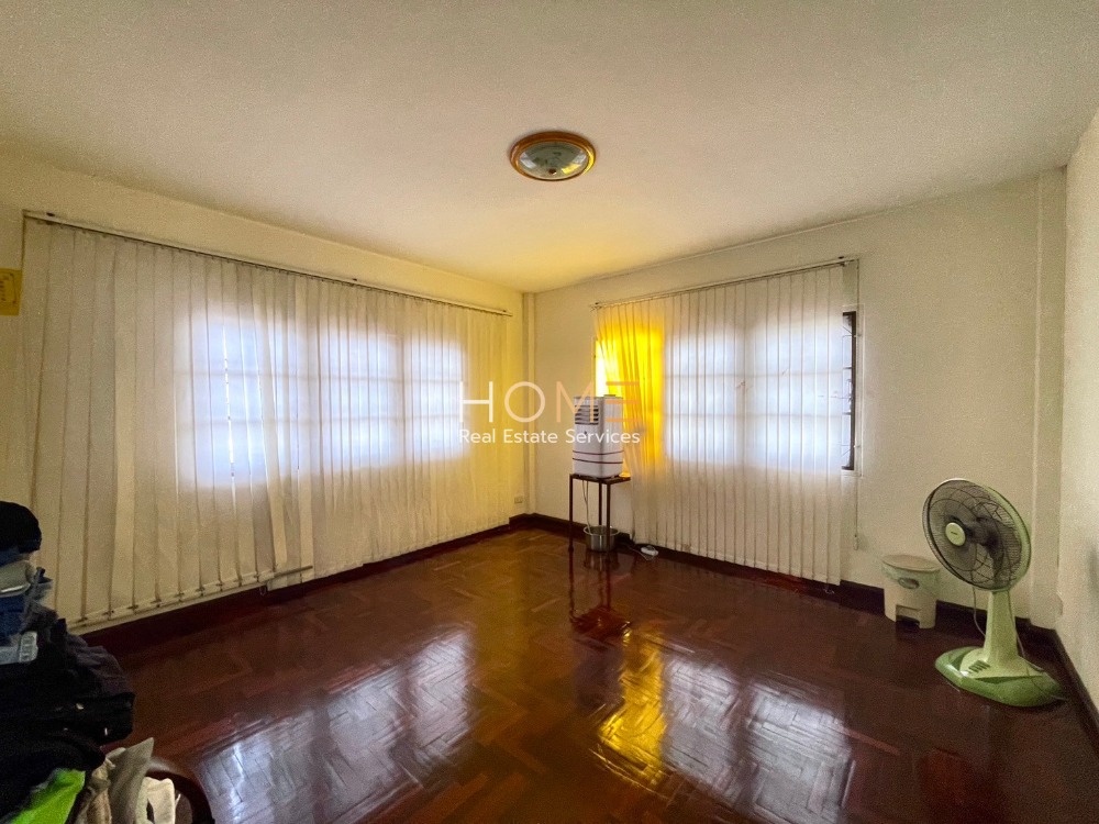 ขายบ้านปิ่นเกล้า จรัญสนิทวงศ์ : มีห้องนอนชั้นล่าง ✨ บ้านเดี่ยว ซอยจรัญสนิทวงศ์ 35 บางพรม แยก 7 / 5 ห้องนอน (ขาย), House Soi Charansanitwong 35 Bang Phrom Yak 7 / 5 Bedrooms (SALE) MHOW218