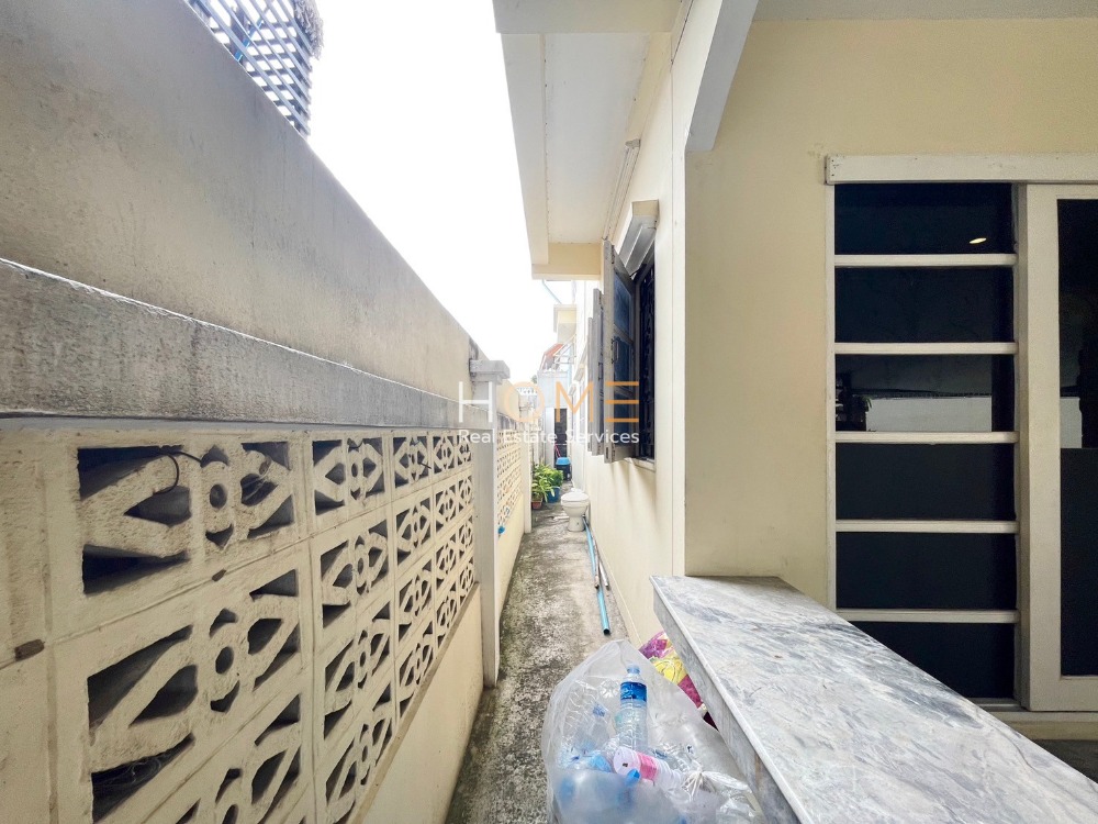 ขายบ้านปิ่นเกล้า จรัญสนิทวงศ์ : มีห้องนอนชั้นล่าง ✨ บ้านเดี่ยว ซอยจรัญสนิทวงศ์ 35 บางพรม แยก 7 / 5 ห้องนอน (ขาย), House Soi Charansanitwong 35 Bang Phrom Yak 7 / 5 Bedrooms (SALE) MHOW218