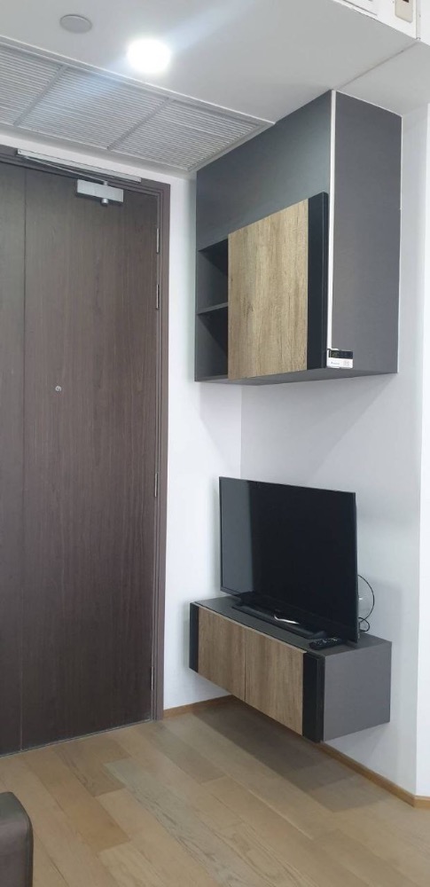 For RentCondoSiam Paragon ,Chulalongkorn,Samyan : Ashton Chula - Silom【𝐑𝐄𝐍𝐓】🔥 Here comes the most minimal room. Can store a lot of things Fully furnished Complete central area Near Samyan Mitrtown.🔥Contact Line ID: @hacondo
