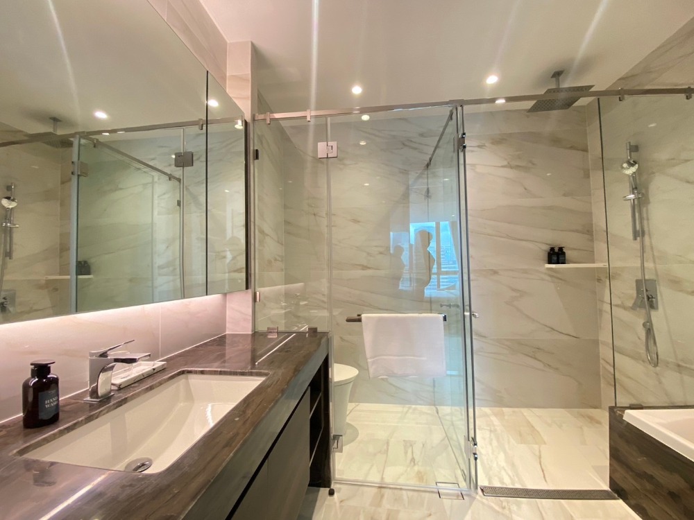 ให้เช่าคอนโดสาทร นราธิวาส : Supalai Icon Sathorn⭐Luxury Serviced Residence⭐3 Bedroom⭐130 Sq.m⭐Near Lumpini Park