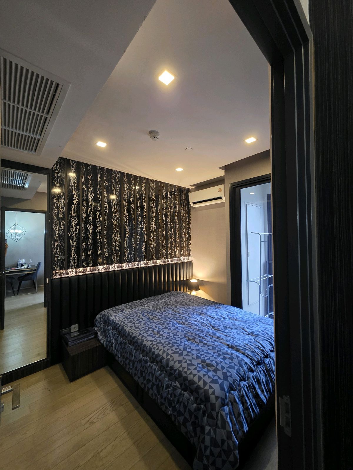 ขายคอนโดสุขุมวิท อโศก ทองหล่อ : Sale : ASHTON ASOKE (Owner Post) ✨️รับ agent ค่าคอม3% ✨️
✨️33.31 Sqm.✨️
♥️1 นอน 1 น้ำ ชั้น 12❤️
♥️พร้อมที่จอดรถ♥️