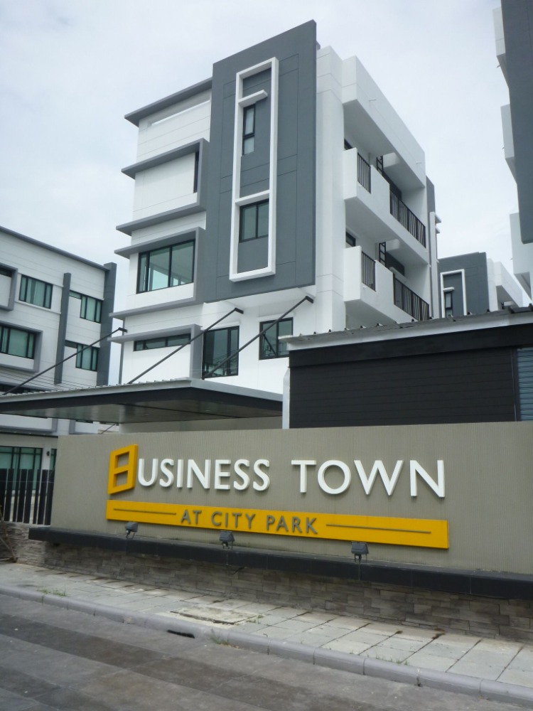 For SaleHome OfficeSamut Prakan,Samrong : Home office, 4 floors, good location, Business Town project, Theparak Road, Km. 22, Bang Sao Thong, Samut Prakan.