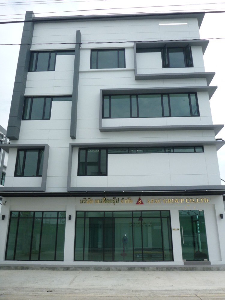 For SaleHome OfficeSamut Prakan,Samrong : Home office, 4 floors, good location, Business Town project, Theparak Road, Km. 22, Bang Sao Thong, Samut Prakan.