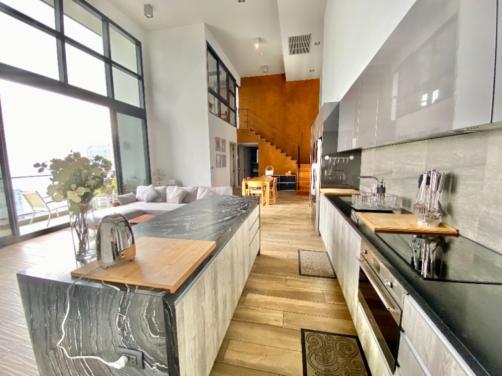 ให้เช่าคอนโดสุขุมวิท อโศก ทองหล่อ : For Rent :  The Lofts Asoke Good Location 3B3B Duplex 100k/Month Call : 0635925888
