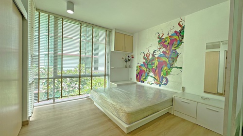 ให้เช่าคอนโดพัฒนาการ ศรีนครินทร์ : ให้เช่า คอนโด The IRIS พระราม 9 ศรีนครินทร์ 32 ตรม ชั้น 3 เครื่องใช้ไฟฟ้าครบ มีเครื่องซักผ้า