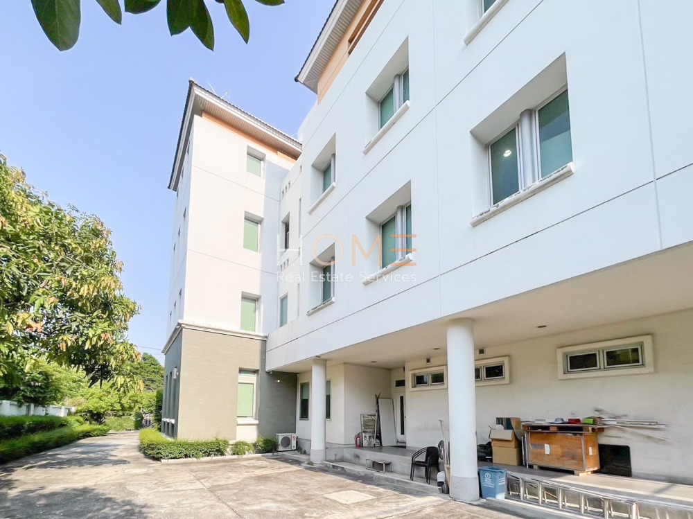 For SaleLandChaengwatana, Muangthong : Office with warehouse and parking ✨ Office Building Chaengwattana 13 near BTS Government Center / 3 floors (for sale), Office Building Chaengwattana 13 / 3 Storey (FOR SALE) T539