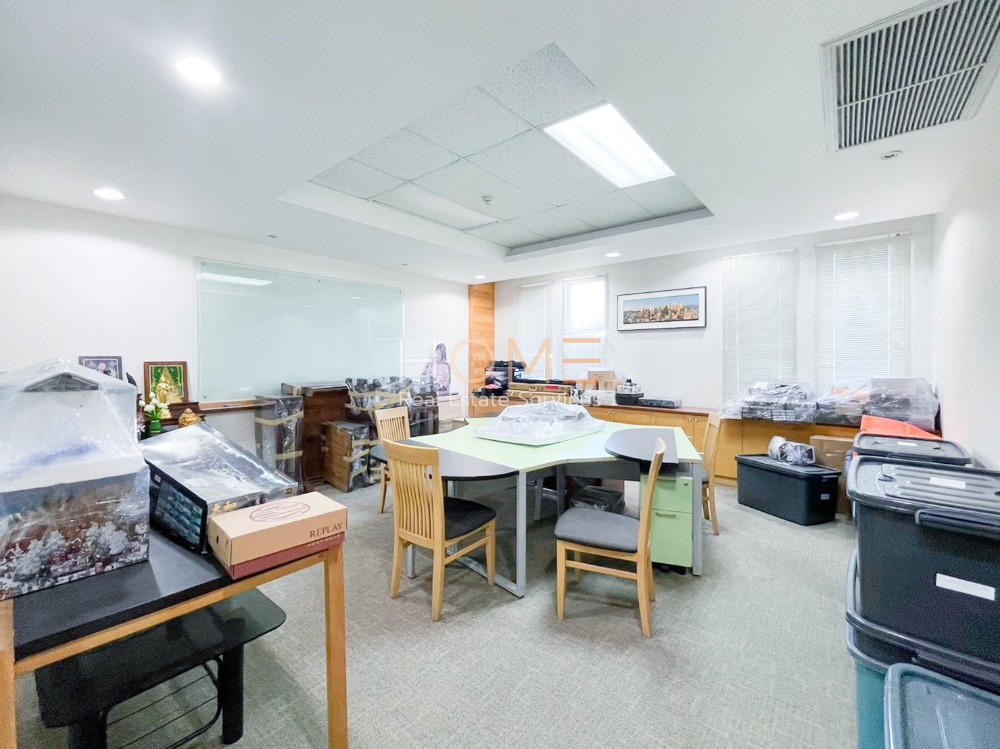 For SaleLandChaengwatana, Muangthong : Office with warehouse and parking ✨ Office Building Chaengwattana 13 near BTS Government Center / 3 floors (for sale), Office Building Chaengwattana 13 / 3 Storey (FOR SALE) T539