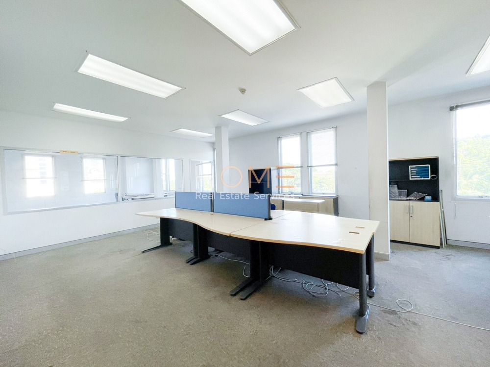 For SaleLandChaengwatana, Muangthong : Office with warehouse and parking ✨ Office Building Chaengwattana 13 near BTS Government Center / 3 floors (for sale), Office Building Chaengwattana 13 / 3 Storey (FOR SALE) T539