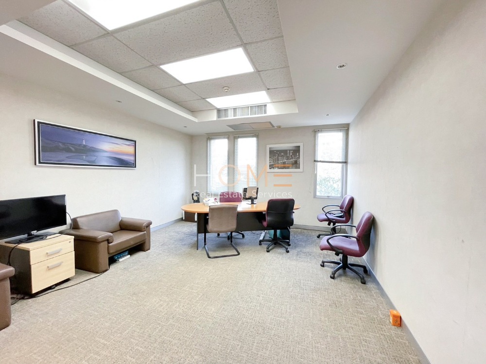 For SaleLandChaengwatana, Muangthong : Office with warehouse and parking ✨ Office Building Chaengwattana 13 near BTS Government Center / 3 floors (for sale), Office Building Chaengwattana 13 / 3 Storey (FOR SALE) T539