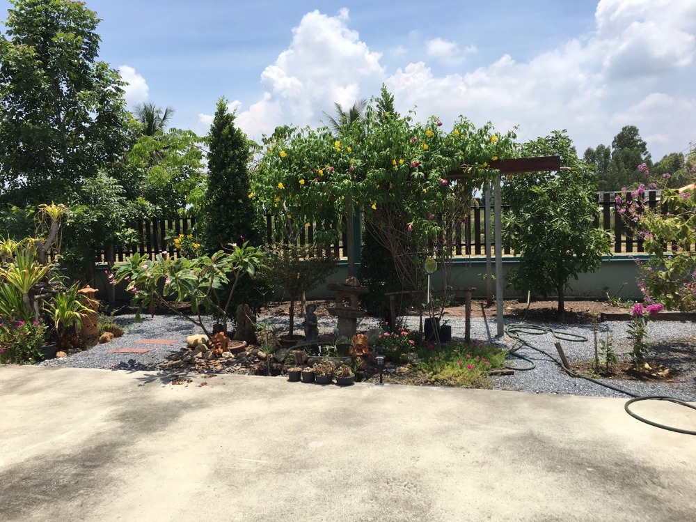 ขายบ้านสุพรรณบุรี : ขายบ้านเดี่ยวชั้นเดียวพร้อมที่ดิน 10 ไร่ จ.สุพรรณบุรี (S03-0713)