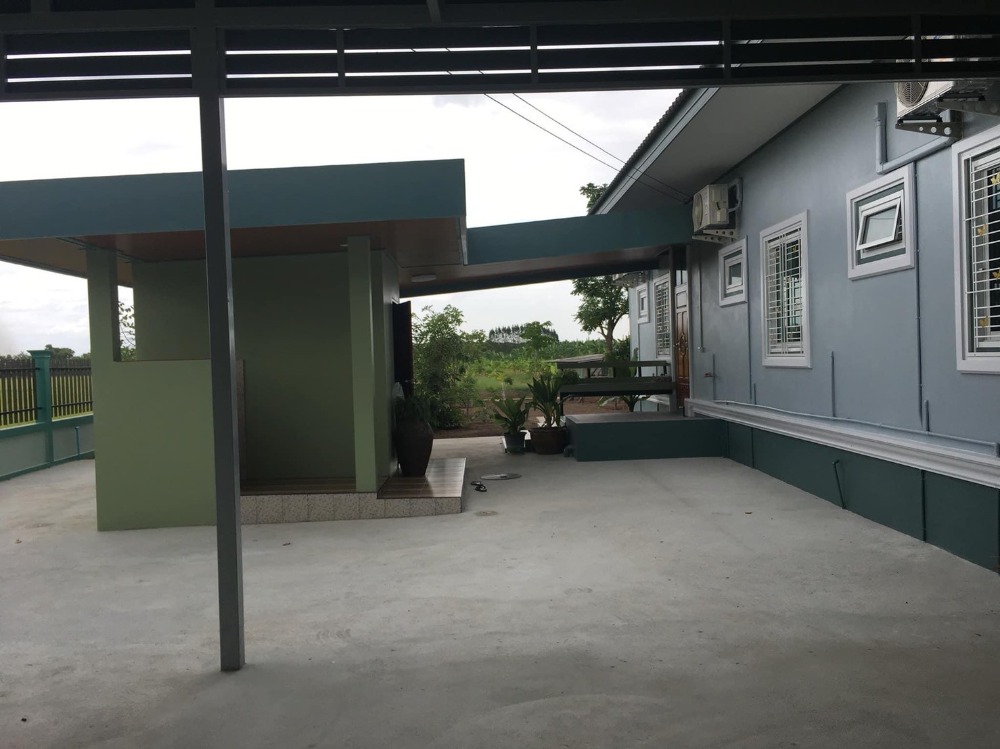 ขายบ้านสุพรรณบุรี : ขายบ้านเดี่ยวชั้นเดียวพร้อมที่ดิน 10 ไร่ จ.สุพรรณบุรี (S03-0713)