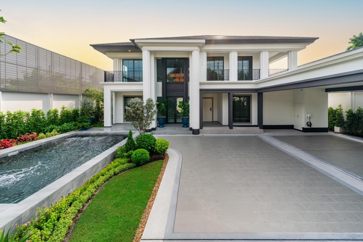 For SaleHouseRama9, Petchburi, RCA : 🔥🔥Contact for inquiries 0647944263 ELSE RAMA9, a luxurious single-family home with a private swimming pool, only 1 unit, in the Rama 9 location🔥🔥