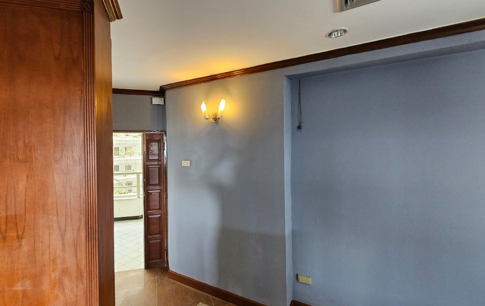 ขายคอนโดบางนา แบริ่ง ลาซาล : for sale condo Country Complex C Condominium (S03-0822)