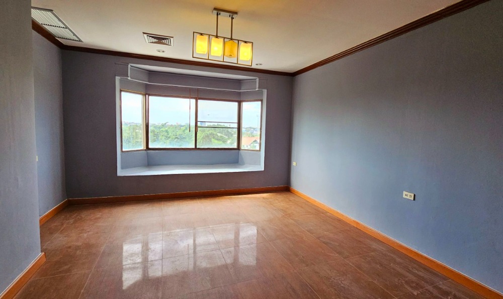 ขายคอนโดบางนา แบริ่ง ลาซาล : for sale condo Country Complex C Condominium (S03-0822)