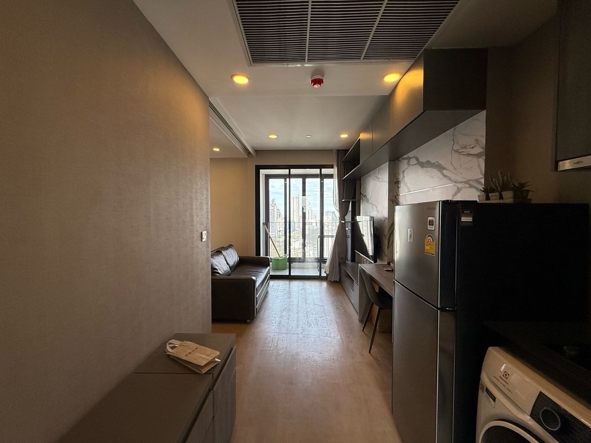 ให้เช่าคอนโดสยาม จุฬา สามย่าน : ห้องใหม่พร้อมปล่อยเช่า!!  1Bed 34.5Qm.  27K กับคอนโดลัคชูสุดตรงข้าม CU นัดชมรงการ064-4534697