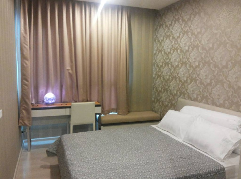 ขายคอนโดรัชดา ห้วยขวาง : P-139593 ต้องการขายคอนโด ไลฟ์ รัชดาภิเษก  Ratchadaphisek Rd, Huai Khwang, Bangkok Line Id: @easythaihome 085-592-2897