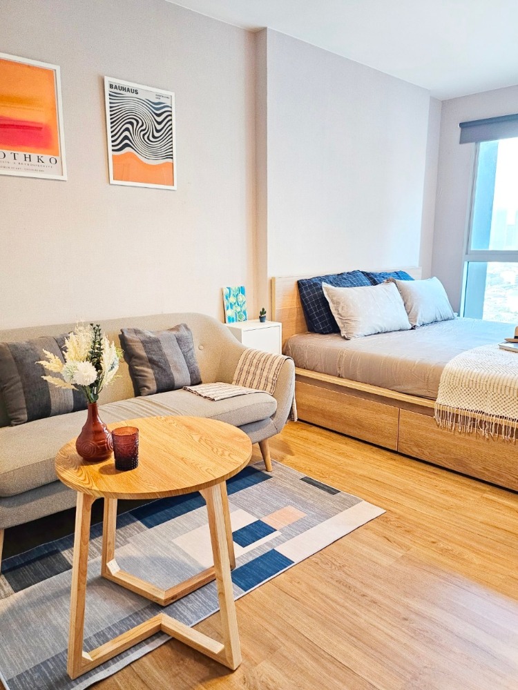 For SaleCondoSathorn, Narathiwat : Property code BH0138 Fuse Chan-Sathorn, room size 26 sq m, 1 bedroom, 1 bathroom, 24th floor.