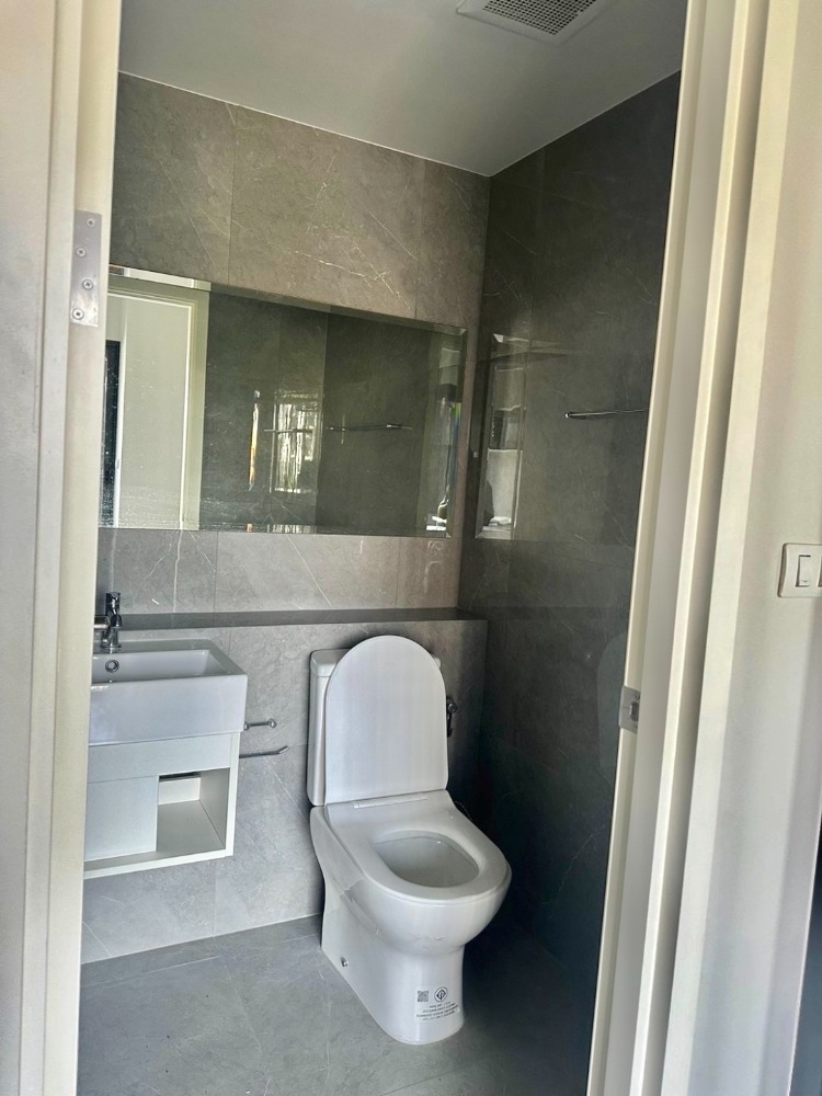 ให้เช่าคอนโดบางนา แบริ่ง ลาซาล : ให้เช่า BLUE สุขุมวิท 105 ห้องใหม่  สะดวกสบายพร้อมย้ายเข้าอยู่ได้ทันที  