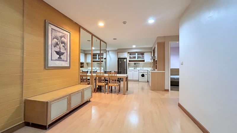 For RentCondoSathorn, Narathiwat : Cheap condo for rent, size 75 sq m, 2 bedrooms, 2 bathrooms (pool view), south facing, cool breeze.