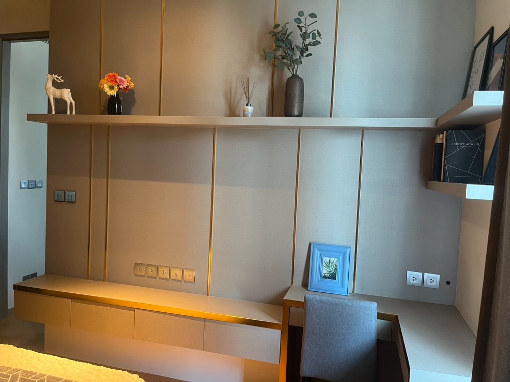 For RentCondoSilom, Saladaeng, Bangrak : For rent, 1 bedroom, fully furnished, garden view, ready to move in.