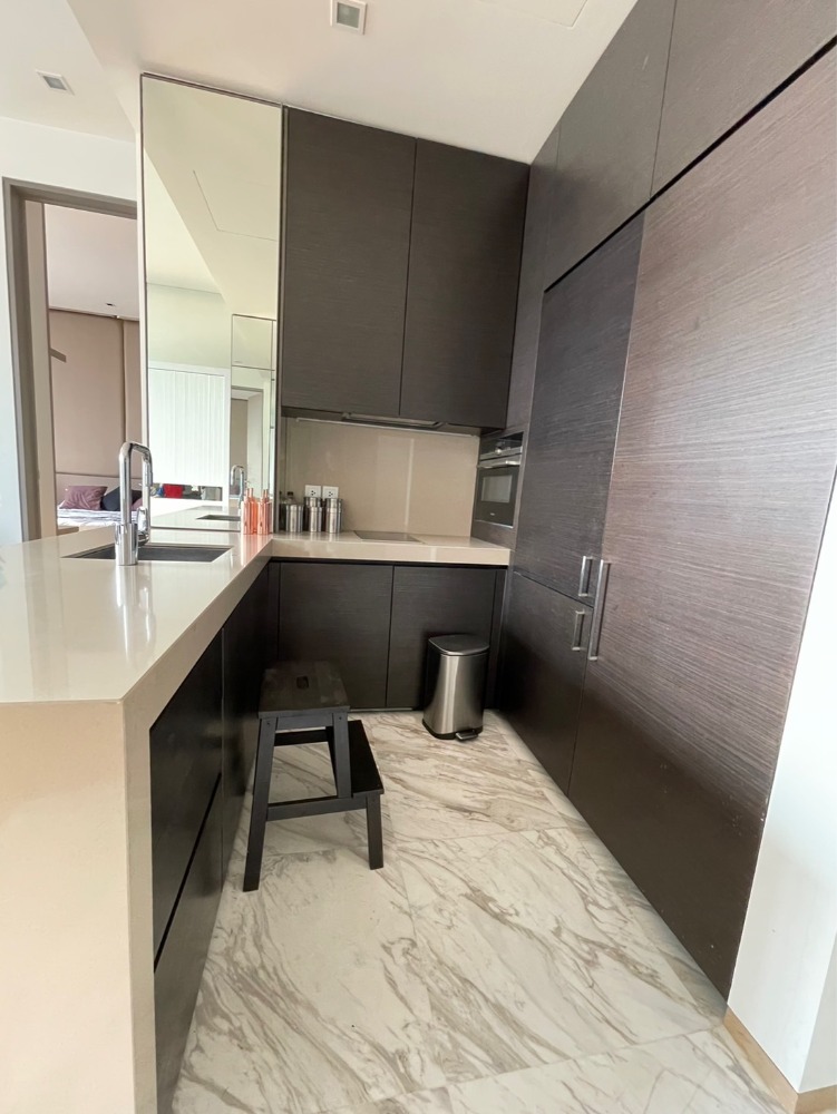 For RentCondoSilom, Saladaeng, Bangrak : For rent, 1 bedroom, fully furnished, garden view, ready to move in.