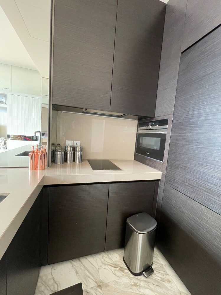 For RentCondoSilom, Saladaeng, Bangrak : For rent, 1 bedroom, fully furnished, garden view, ready to move in.