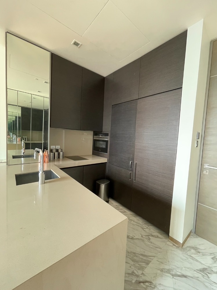 For RentCondoSilom, Saladaeng, Bangrak : For rent, 1 bedroom, fully furnished, garden view, ready to move in.