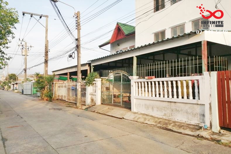 For SaleHotel&Apartment BusinessLadprao, Central Ladprao : Apartment for sale, 3 floors, 43 square meters, Lat Phrao Road - Pradit Manutham Road, Soi Lat Phrao 87.