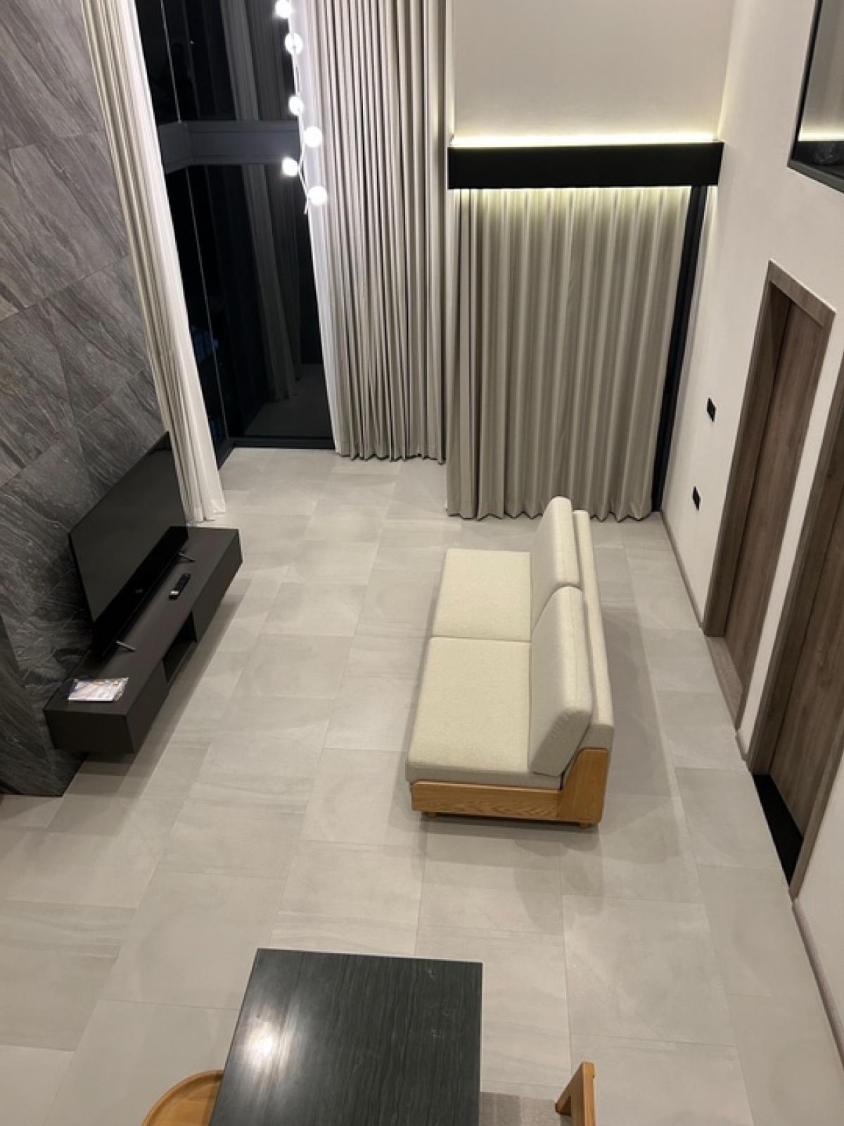 ขายคอนโดสยาม จุฬา สามย่าน : 📢👇For sale brand new unit lower floor 2 bedrooms loft style near Siam Square, MBK mall, Samyan Mitre Town, Chulalongkorn University , BTS National stadium