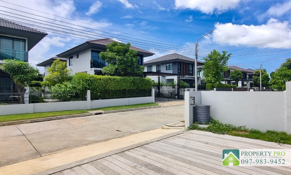 For SaleHouseBangna, Bearing, Lasalle : House for Sale Burasiri Bangna, 3 bedroom 50 sqw 113 sqm Fully Furnished Near Bang Bo, Bang Phli, Assumption University : EL24S-035
